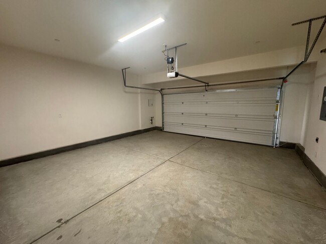 Foto del edificio - Beautiful Brand New Home