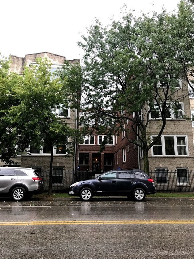 Primary Photo - 3227 W Division St