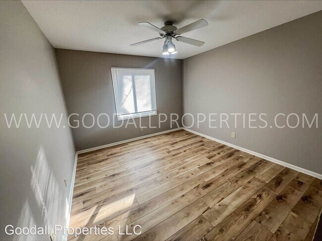 Foto del edificio - 2 br, 1 bath House - 2087 NW Hickory Ln