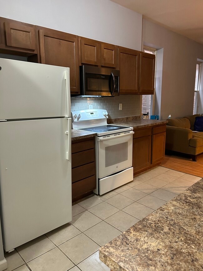 Building Photo - 33 Congress St