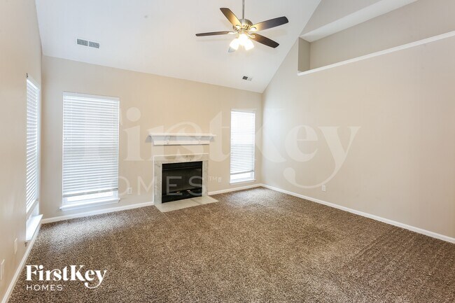 Foto del edificio - 6020 Carriage Oaks Dr