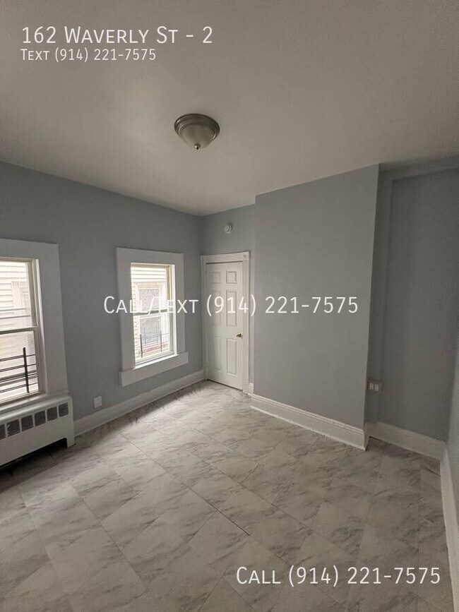 Building Photo - 162 Waverly St
