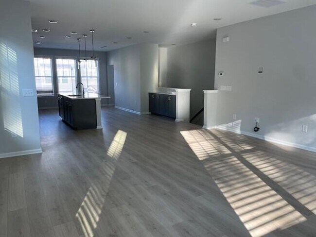 Foto del edificio - 1988 Chipley Dr