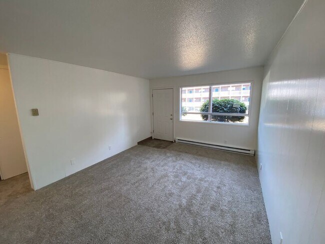 Building Photo - 550 SW Levens St