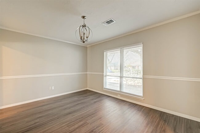 Foto del edificio - 910 Redway Ln