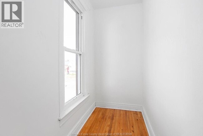 Building Photo - 1567 Cataraqui St