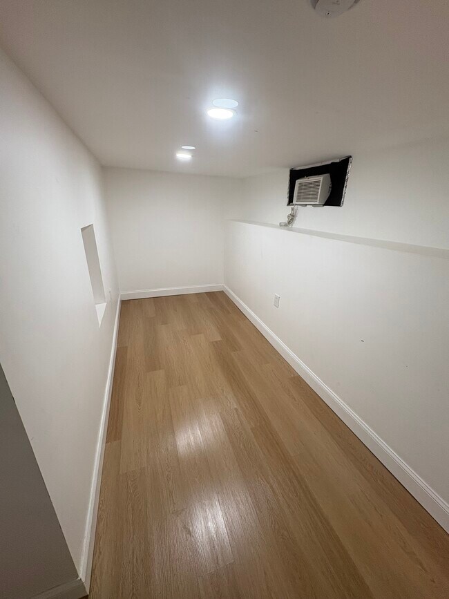 Foto del edificio - 861 Valley St