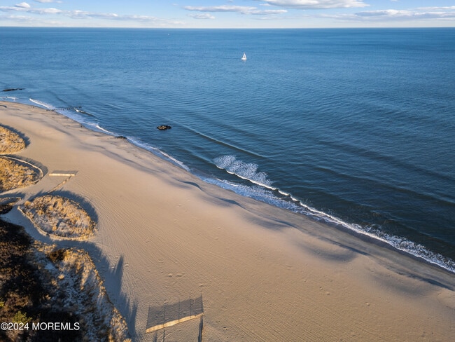 Foto del edificio - 300 Ocean Ave N