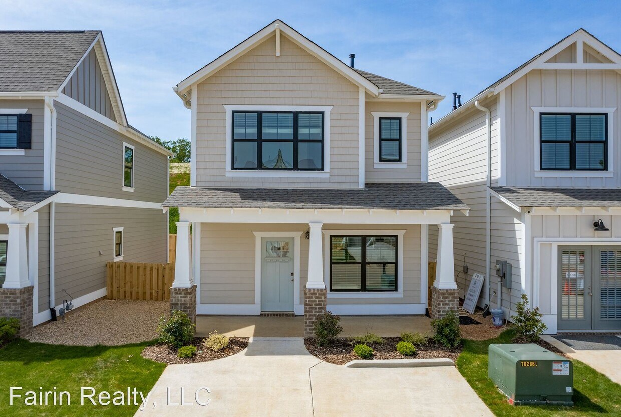 2 br, 2.5 bath House 4171 Prentice Street House Rental in Irondale