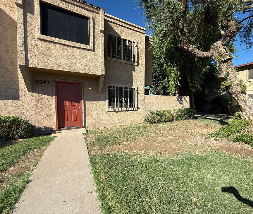 Foto principal - 3947 W Wonderview Rd