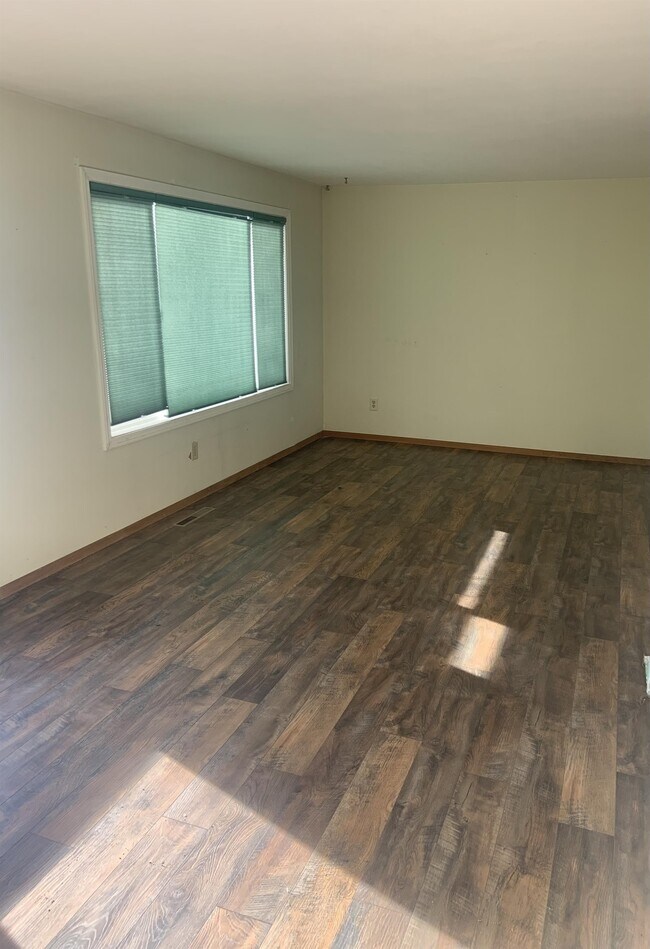 Foto del edificio - 405 E Centennial Ave
