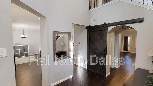 Foto del edificio - 18416 Woodpond Pl