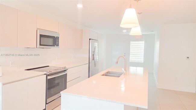 Foto del edificio - 2555 NE 193rd St