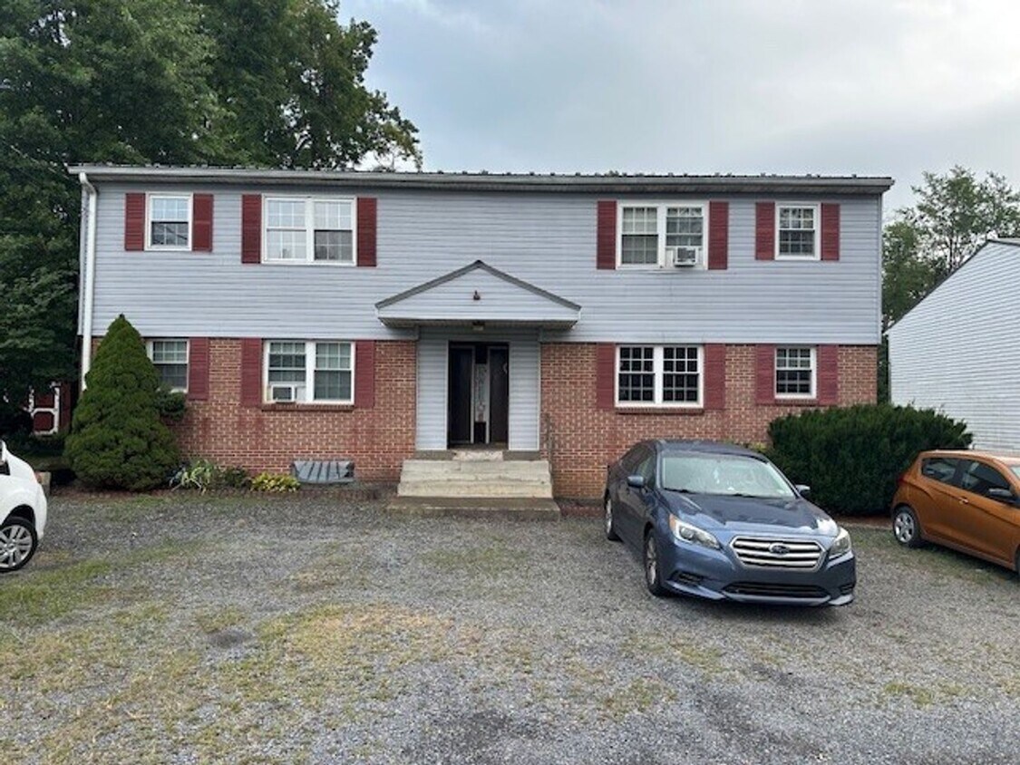 Foto principal - 696 Walborn Rd