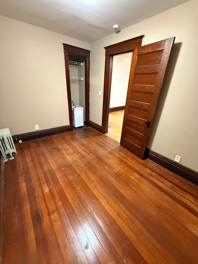 Foto del edificio - 869 Geranium Ave E