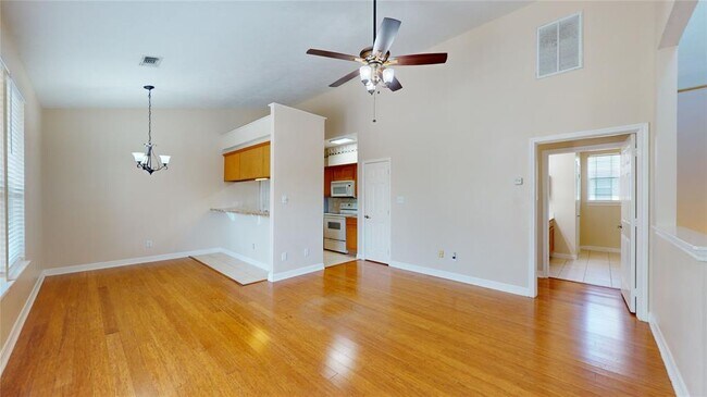 Foto del edificio - 811 Bradford Ave