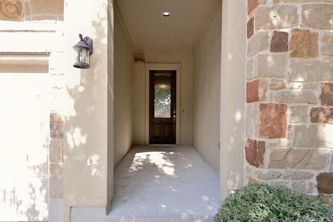 Foto del edificio - 14000 Tyburn Trail