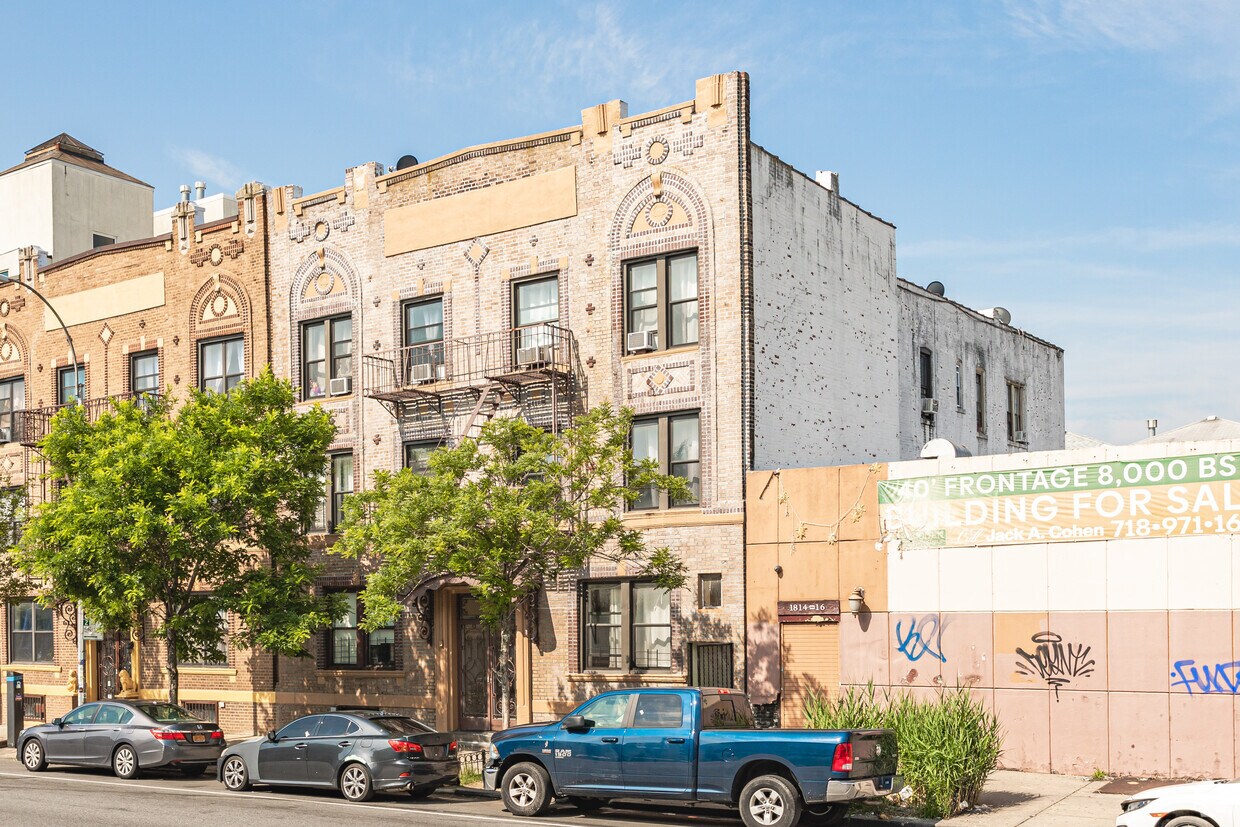 Foto principal - 1820 Coney Island Ave