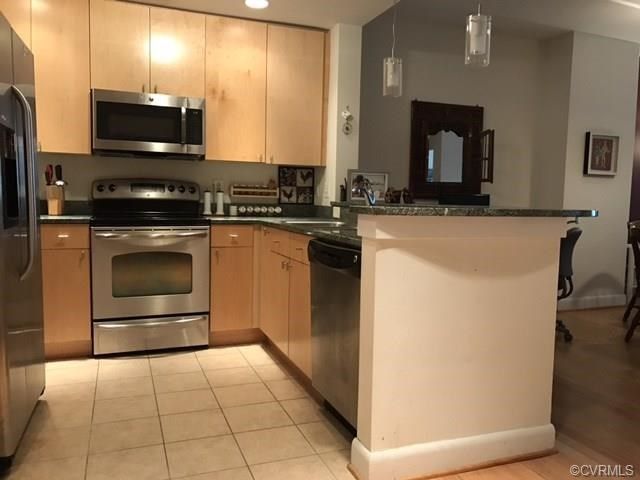 Building Photo - 210 Rocketts Way