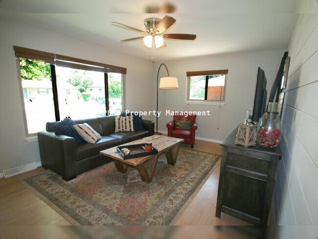 Foto del edificio - 3 Bed/2 Bath Ranch Home on Large Lot with Oversized Garage