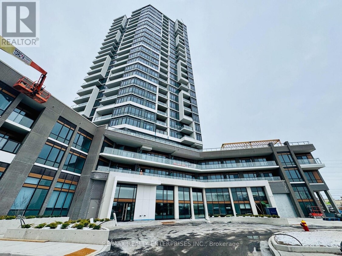 Photo principale - 8020 Derry Rd