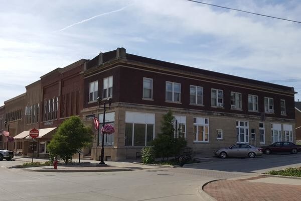 Primary Photo - 832 Main St