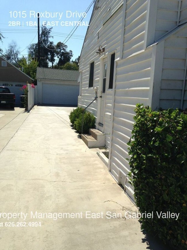 Building Photo - 1015 Roxbury Dr