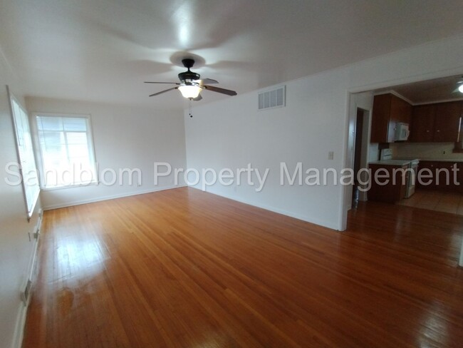 Foto del edificio - FOR LEASE | Mid-town Tulsa | 2 Bed, 1 Bath...