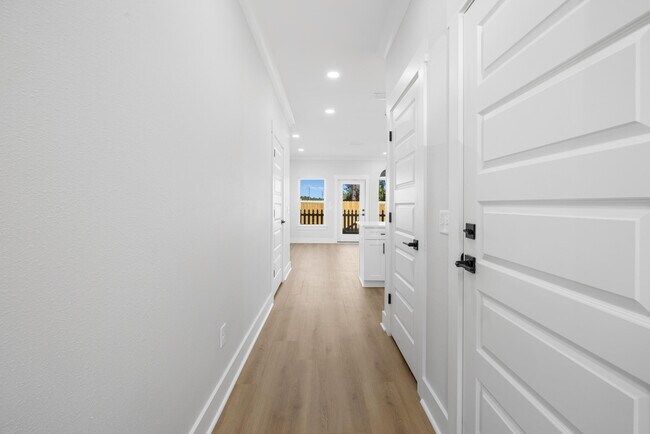 Foto del edificio - 1409 Little Brothers Ln