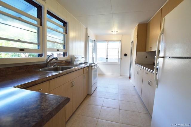 Building Photo - 3680 Alani Dr