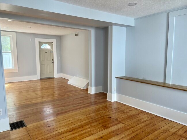 Building Photo - 705 Hammond St