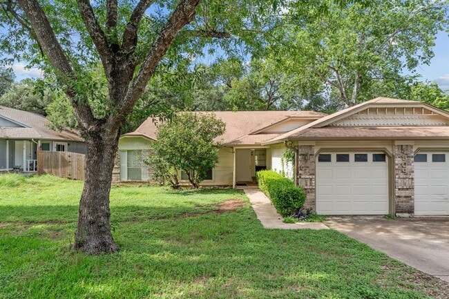 Foto del edificio - 4509 Brown Bark Pl