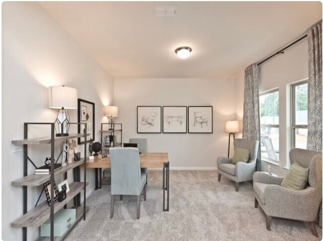Office /Flex room - 446 Ravine Dr