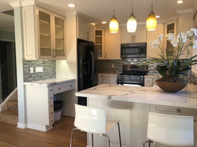 Renewed Kitchen - 9 La Playa St