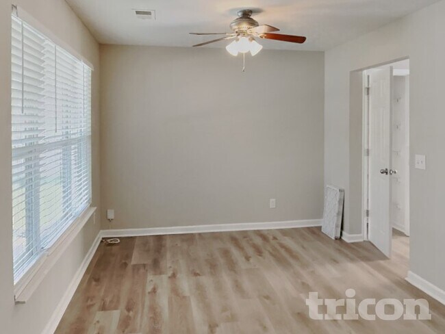 Foto del edificio - 130 Ivy Hill Ln