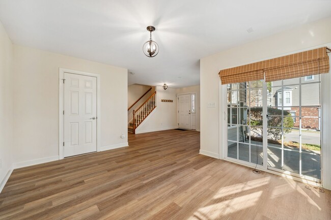 Building Photo - Olde Raleigh Stunner! 2 Primary Suites! Flexible move in date!