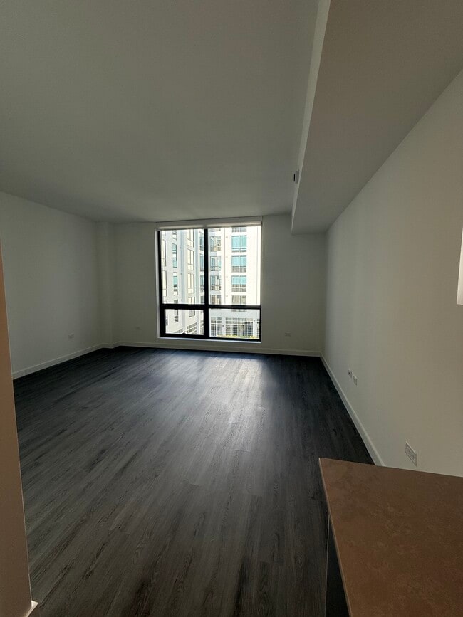 Building Photo - 1940 NW 2nd Ct