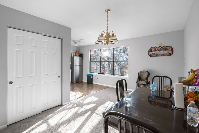 Foto del edificio - 5 Harrington Ln