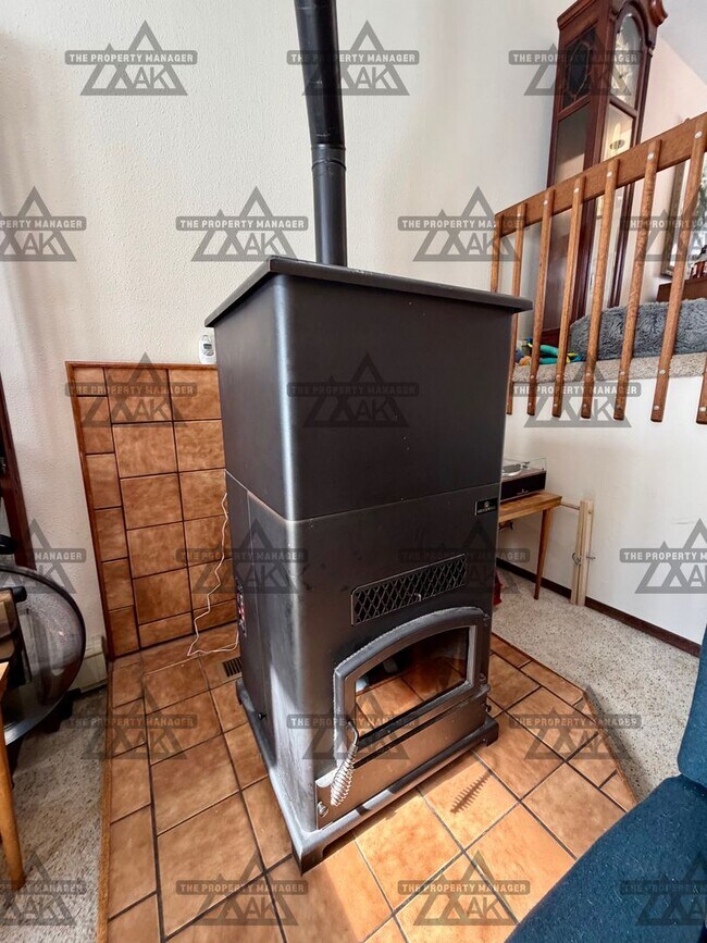 Foto del edificio - Spacious North Pole Home | 3 Bed, 2 Bath | Fenced Yard + Pet Friendly