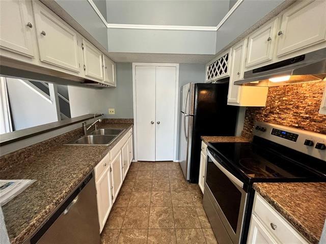 Foto del edificio - 6419 Valleybrooke Ct