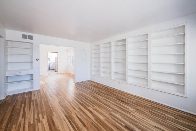 Building Photo - 1 MO. FREE RENT! Charming Midtown Santa Fe Home