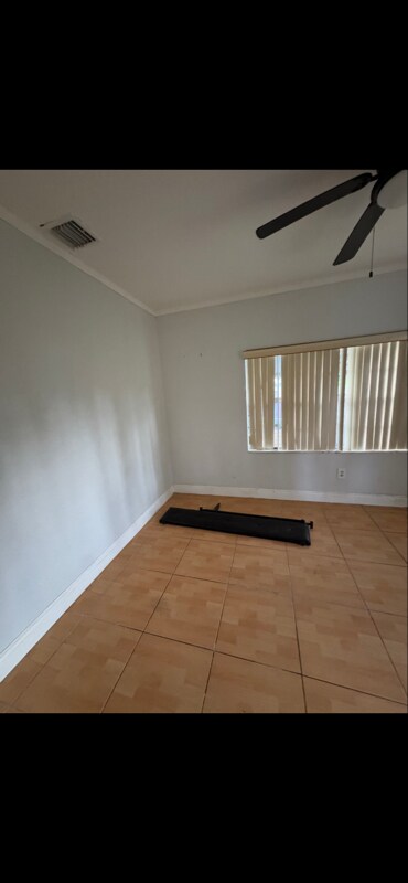 Foto del edificio - 1285 NE 143rd St