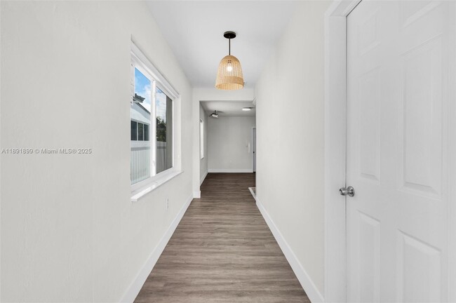 Foto del edificio - 3334 SW 24th Ter