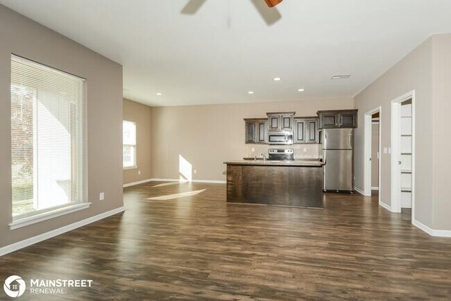 Building Photo - 1518 NE Jaclyn Dr, Grain Valley, MO 64029