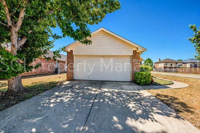Building Photo - 1153 W Cottonwood Dr
