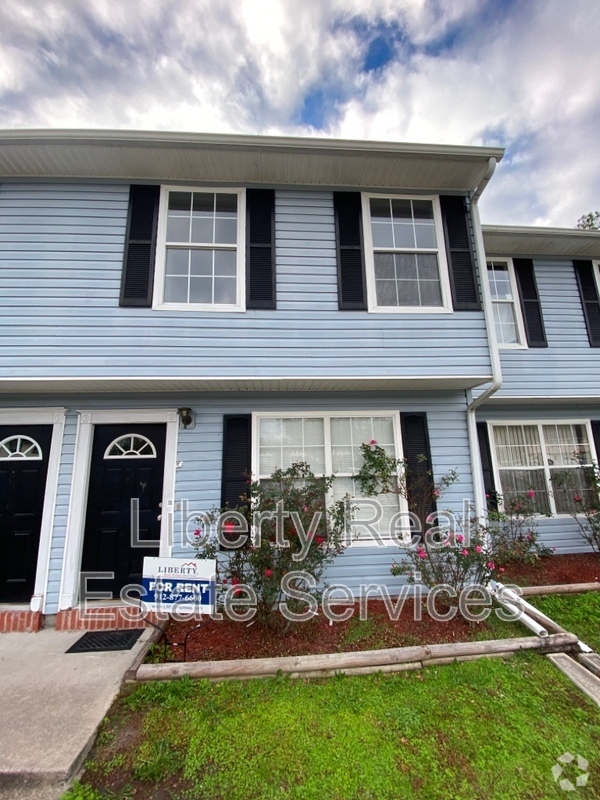 Building Photo - 1100 Pineland Ave