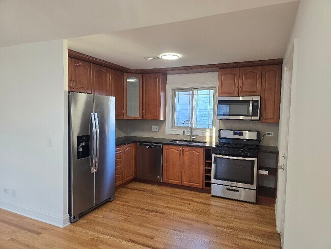 Foto del edificio - 4737 W Warwick Ave