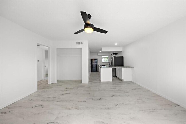 Foto del edificio - 6305 Westward St