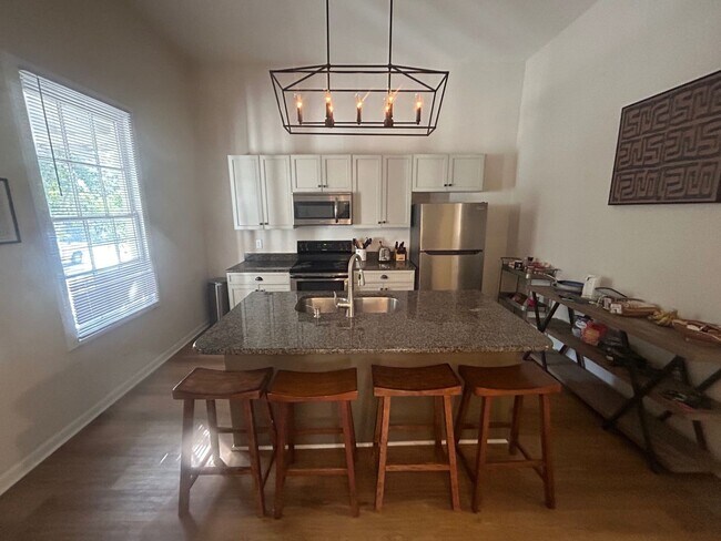 Foto del edificio - 827 Silver St