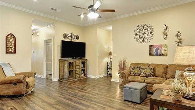 Building Photo - 102 Prairie Grass Dr